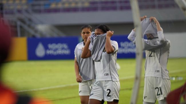 Pepak-bola-Timnas-Putri-U16-Indonesia-Oedaijah-Oshea-Sarinah-di-Piala-AFF-Wanita-U16-2025.jpg