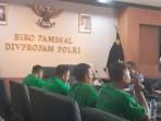 7-Anggota-Brimob-diperiksa-di-ruang-Biro-Paminal-Divpropam-Polri-321.jpg