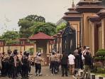Massa-pedemo-melempari-ruangan-Kapolri-Jenderal-Listyo-Sigit-Prabowo.jpg