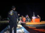 EVAKUASI-11-NELAYAN-DI-LAUT-SERAM.jpg